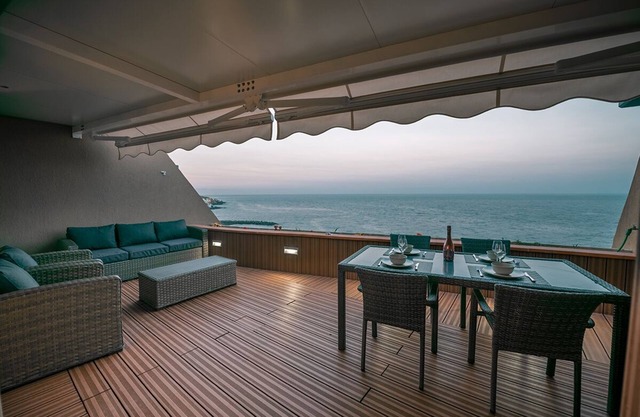 BRIGHT & HUGE TERRACE APARTMENT IN FRONT OF THE SEA