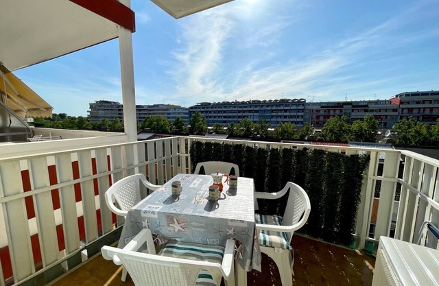 Bright studio only 320mt from the sea