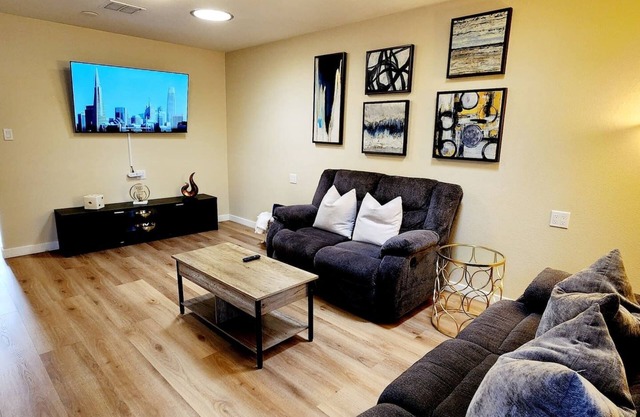Bright & Modern 2BR Santana Row | Silicon Valley