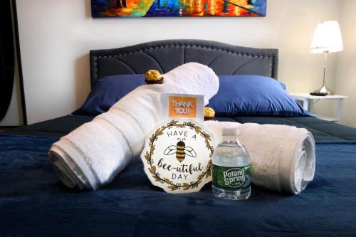 Bright & New Room Shared Apartment NYC Bus