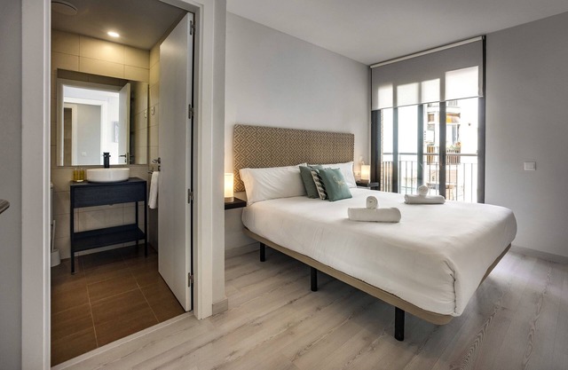 Bright & stylish apartment in Hospitalet