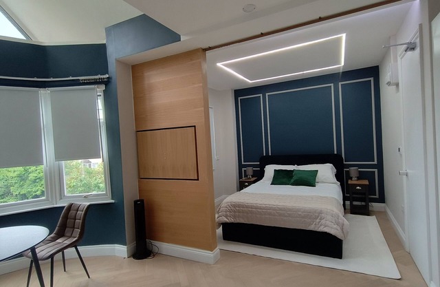 Brilliant Greater London Studio Near Station