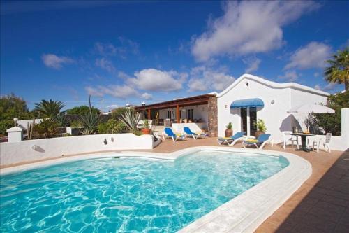 Brilliant Puerto Del Carmen Villa Dos Piedras 4 Bedrooms Private Pool & Rustic Styled Interior