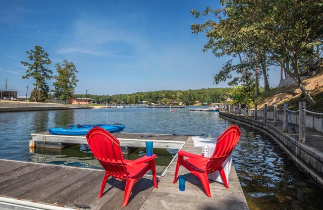 Bring your family to Lake Martin!