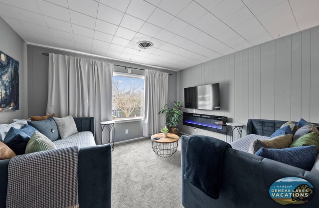 Broad Street Suite 3|Parking for 3 Vehicles |Walkable |Boho Inspired |Full Kitchen |Huge Living Room