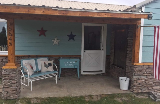 Brookings Little Farm - Entire Home