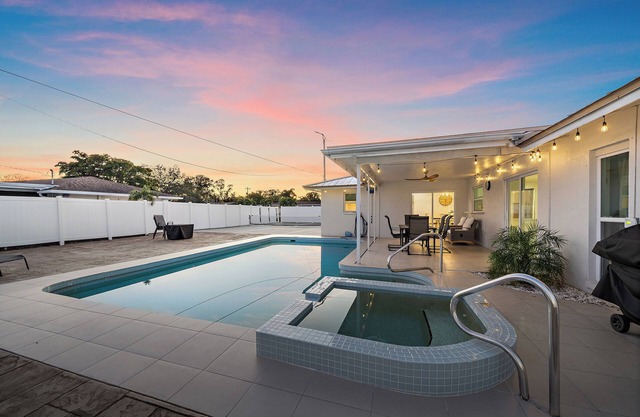 Brookline Retreat | Private Pool + Pickleball!