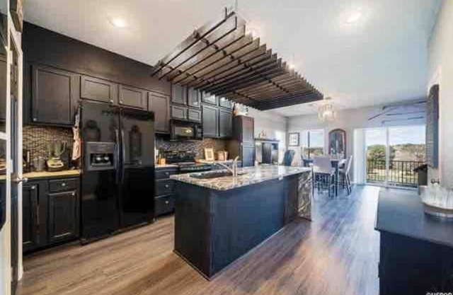 Brooklynn`s Bay, Romantic Lakefront Condo Retreat