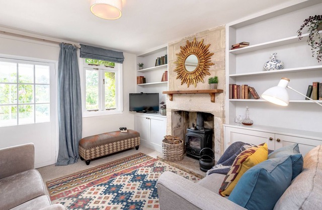 Brooks' View Romantic Cottage near Bath