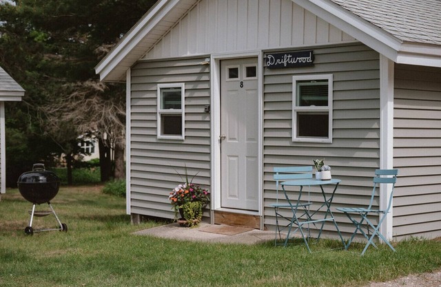 Brookside Cottages and Resort Driftwood Cottage