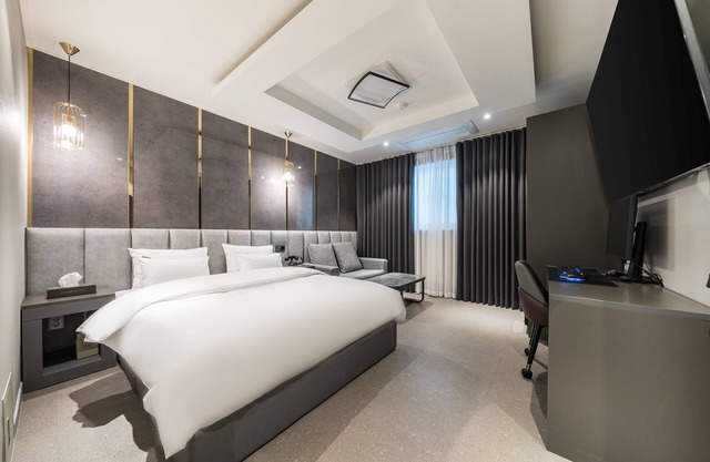 Brown Dot Hotel Chungju City Hall