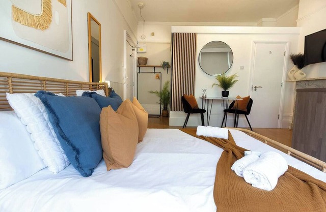 ⭐ Brunswick Brighton REGENCY STUDIO BY THE SEA⭐