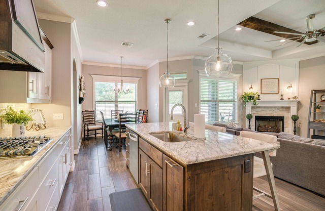 Bryan Home w/Covered Patio: 6 Mi to Texas A&M!