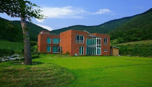 Buan Mookbang Sandle Gookhwa Pension