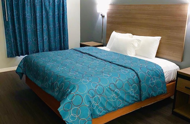 Budget Host Inn