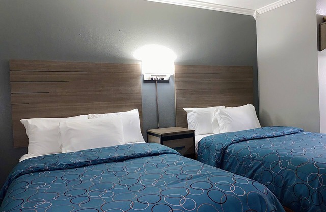 Budget Host Inn