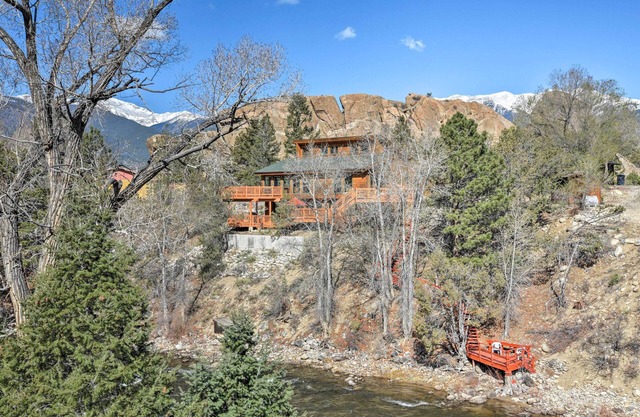 Buena Vista Retreat: Steps To Arkansas River!