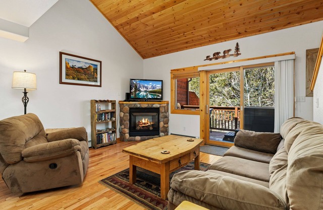 Bugle Pointe B21 (Private Hot tub) River Views!