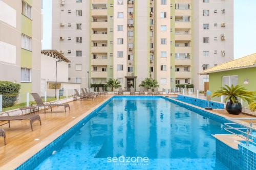 Building with a pool 400m from Beach - LEA