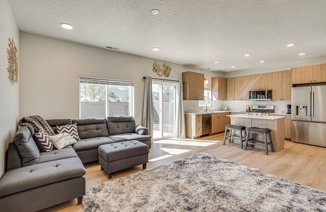 Built in 2025: Parowan Escape w/Views!