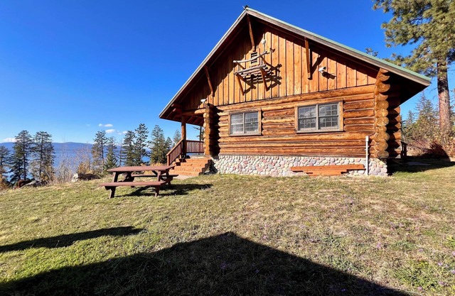 Bull Trout Lodge at Flathead Lake