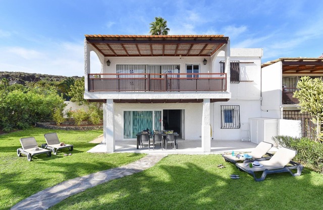 Bungalow Rocas Rojas by VillaGranCanaria