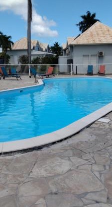 Bungalow avec piscine