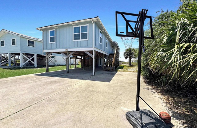 Bungalow by the Beach $400 FREE ACTIVITIES!