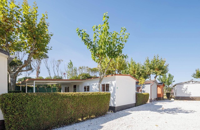 Bungalow 'F' with Private Pool, Private Terrace and Wi-Fi