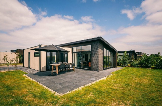 Bungalow in Herkingen between nature reserve