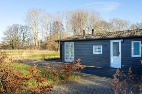 Bungalow near the river I 4 persons