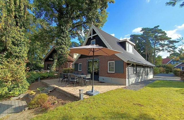 Bungalow with 4 bedrooms and a terrace