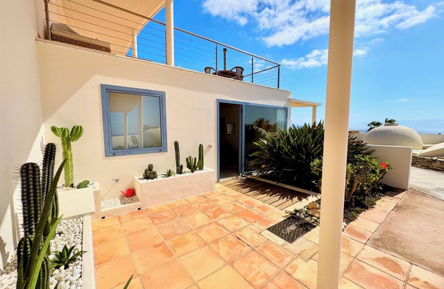 Bungalow with private pool, internet, close to the sea, courtyard, top location, parking lot