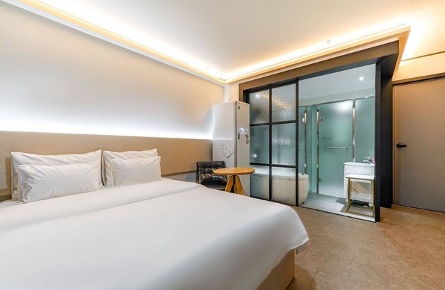 Busan Gangseo Sinhodong Hotel The May