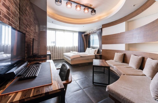 Busan Hwamyeong-dong Sky