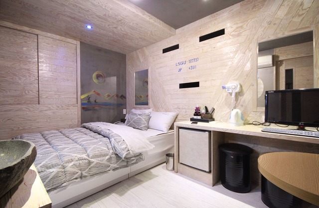 Busan Jangjeon-dong Oops