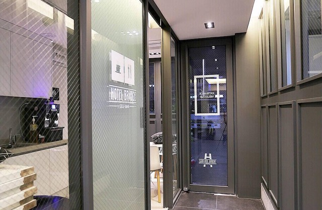 Busan Yeongdo Hotel Bridge