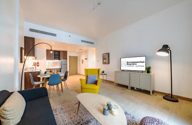 Bustling Beach Hotspot - Stylish Interior - La Mer