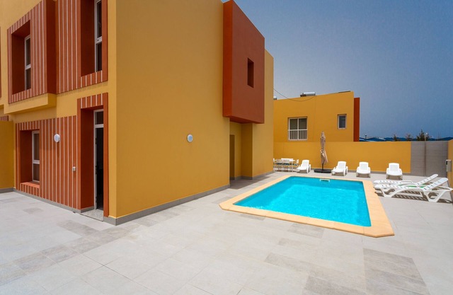 BUTTERFLIES POOL 4 TRANQUILITY AND RELAXATION