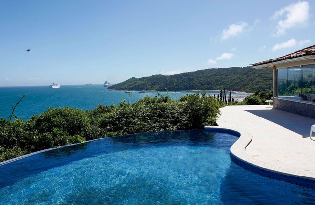 Buz021 - Beachfront villa with pool in Buzios