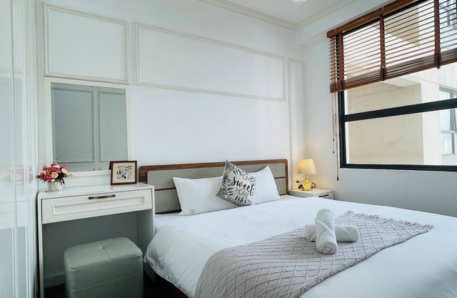 Căn hộ 2 phòng ngủ, 2 phòng tắm - Vinhomes D'Capitale