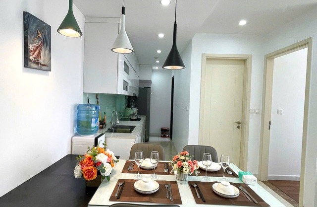 Căn hộ 2 phòng ngủ, 2 phòng tắm đầy đủ tiện nghi - Vinhomes D'Capitale