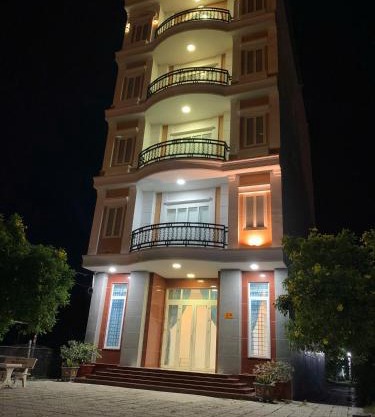 Cơ sở 2 - Hà Hùng Panorama Hotel Cho thuê nhà nguyên căn 3 phòng ngủ và bếp gần chợ đêm