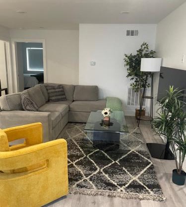 C&C Lofty East Dallas Apartment