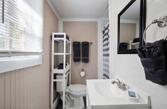 C2 Wally's by the Landing & Convention Center