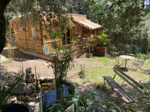 Cabane bambou