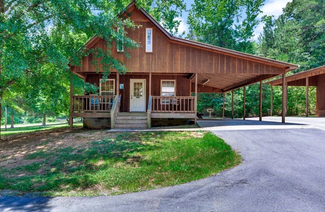 Cabin #1 Fisherman's Landing/Rustic Cabin w/Covered Boat Shelter Sleeps 5