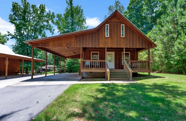 Cabin #2 Fisherman's Landing/ Fishing Cabin w/Covered Boat Shelter Sleeps 5