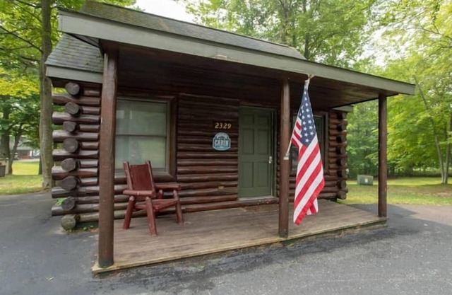Cabin 2329 - Charming Log Cabin within Private Resort