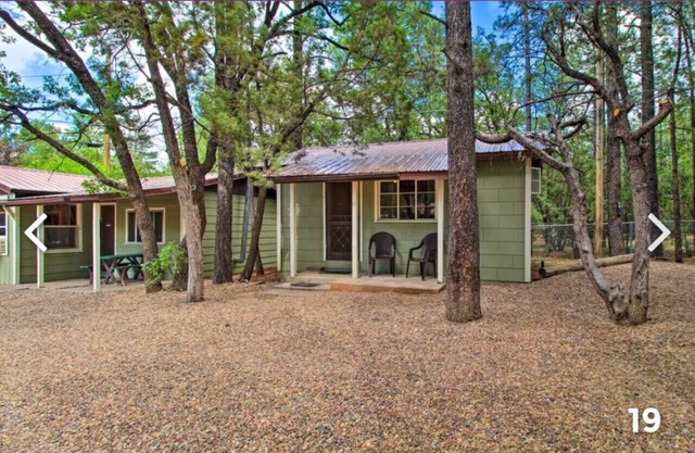 Cabin 6 with Queen Bed